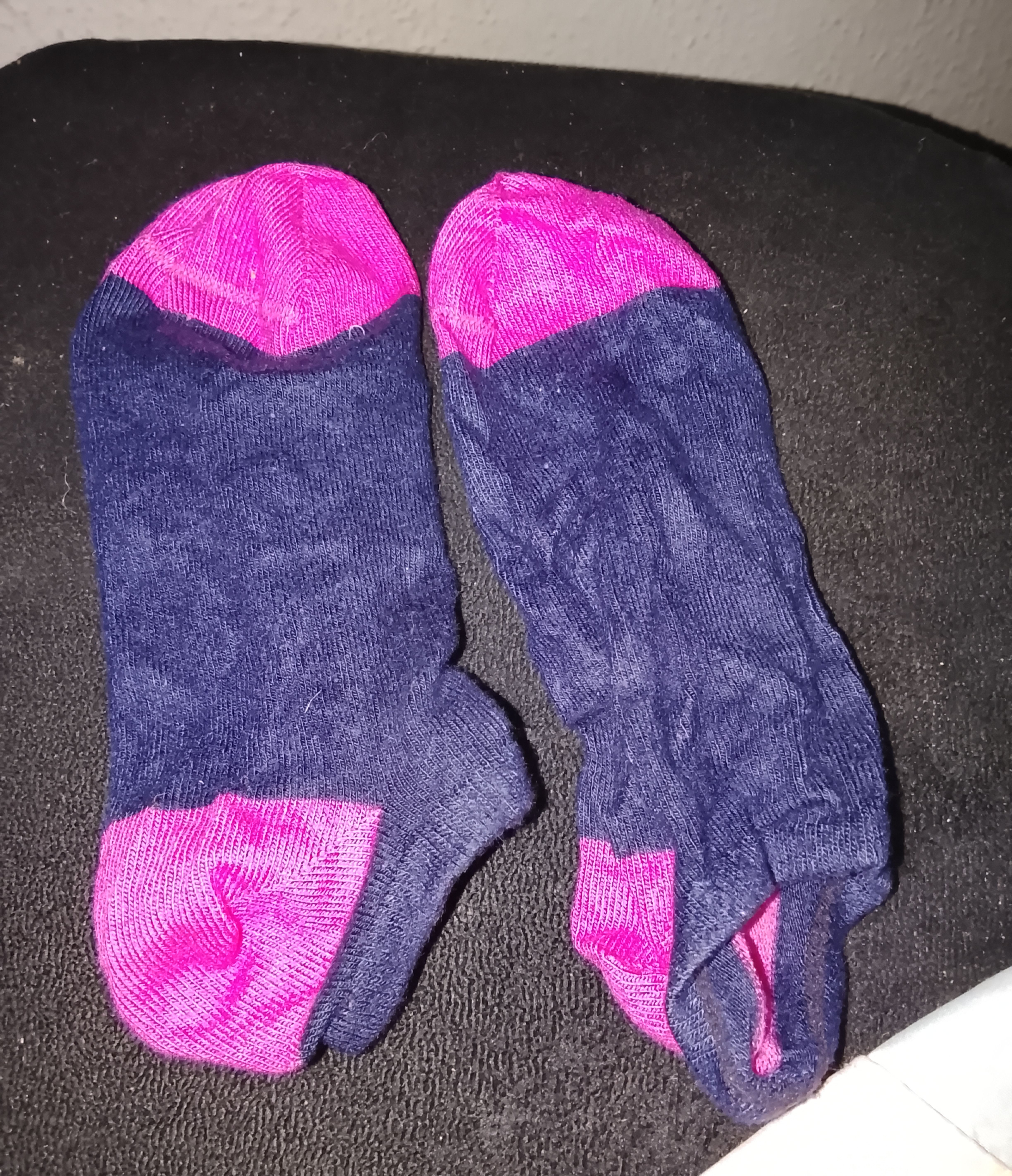 Solid White and Navy/Pink Trim Low-Cut Socks (2-Pack) 3