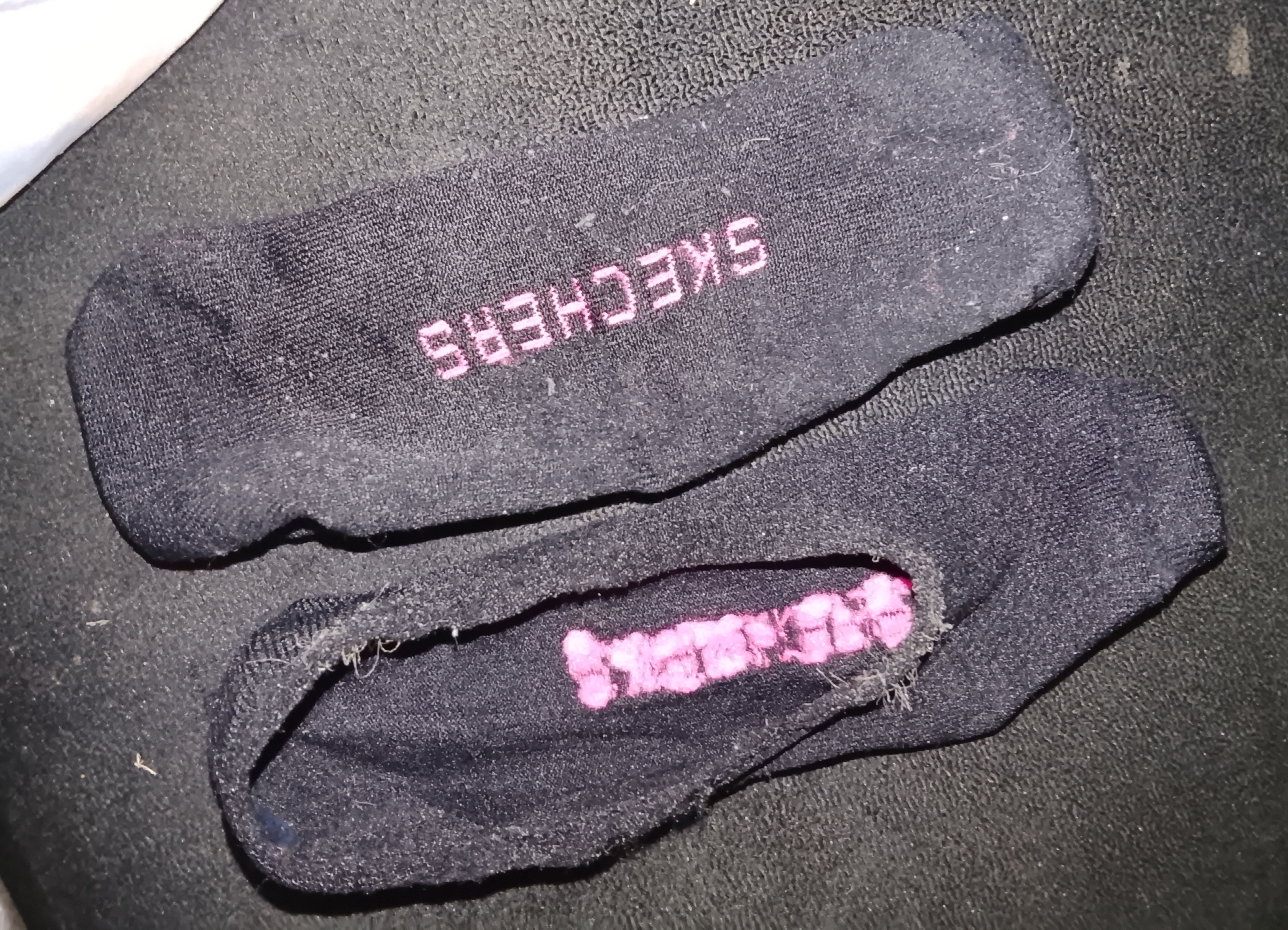 Skechers White and Black Logo Low-Cut Socks (2-Pack) 2